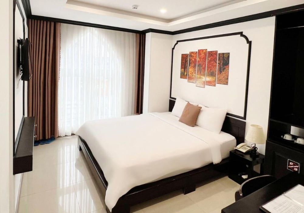 Phuong Dong Hotel & Apartment 14/35
