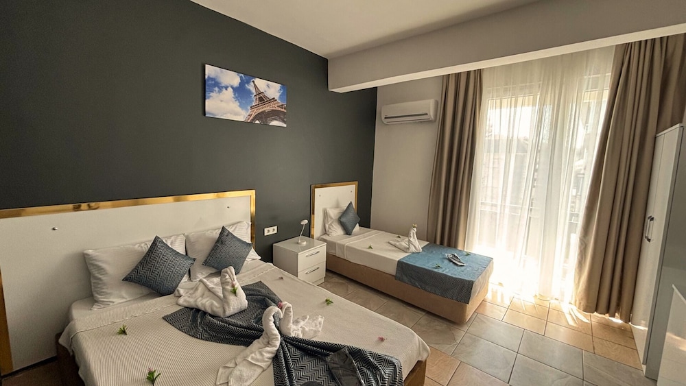 Moonbow Beach Hotel 30/50