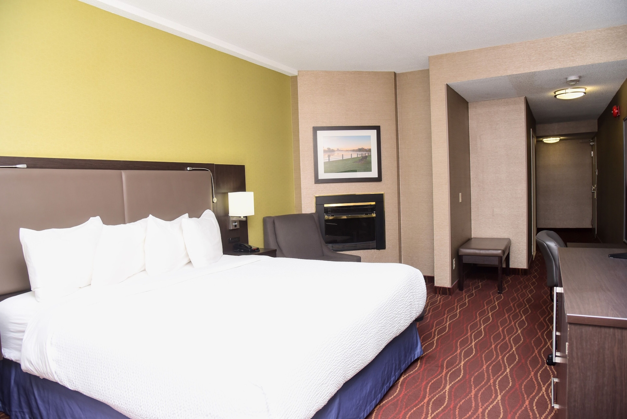PREMIUM, SUITE, KING BED