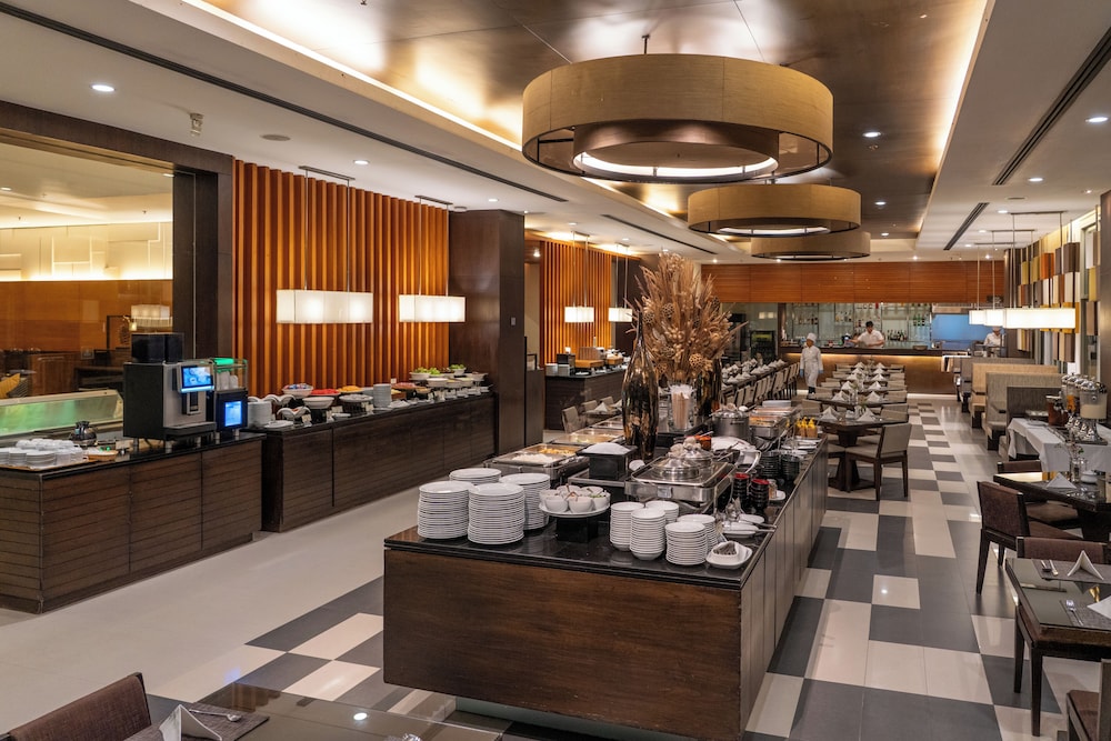 Kantary Hotel 56/76