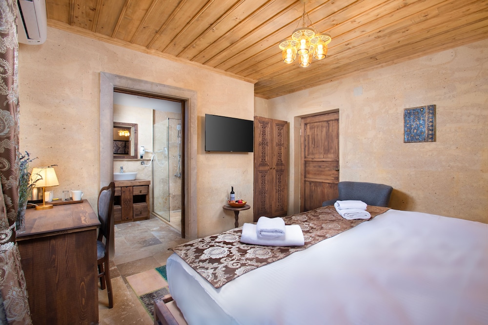 Cappadocia Pyramid Stone House 9/29