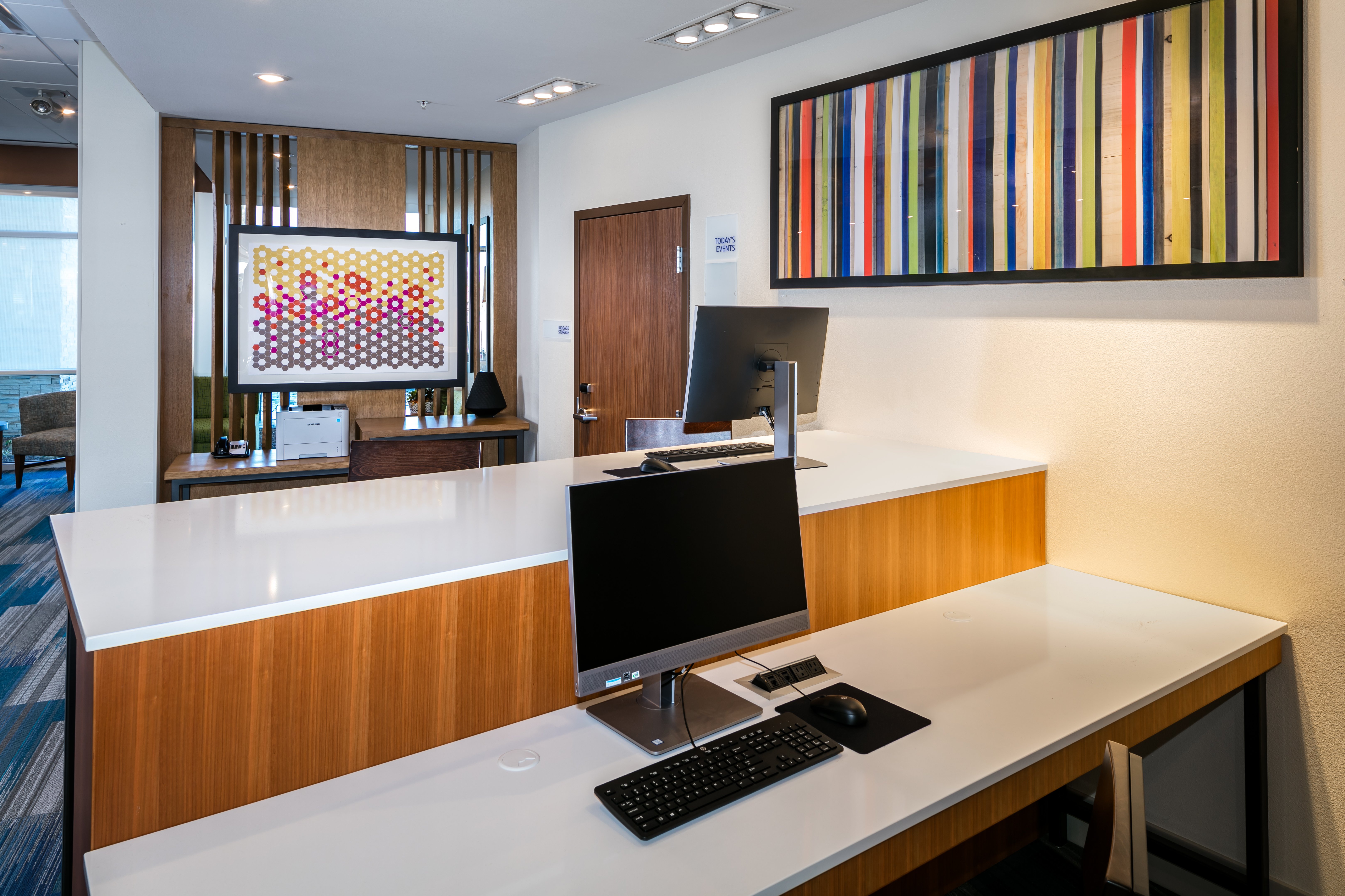 Holiday Inn Express & Suites Bend South 38/45