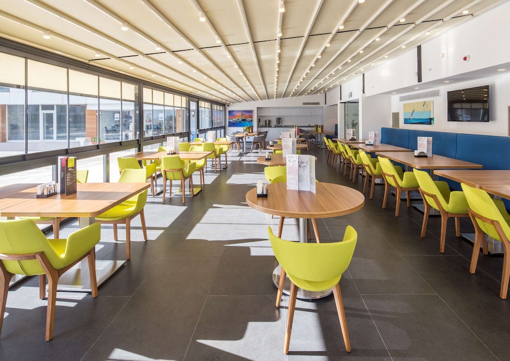 Hampton By Hilton Istanbul Sabiha Gokcen Airport 41/53