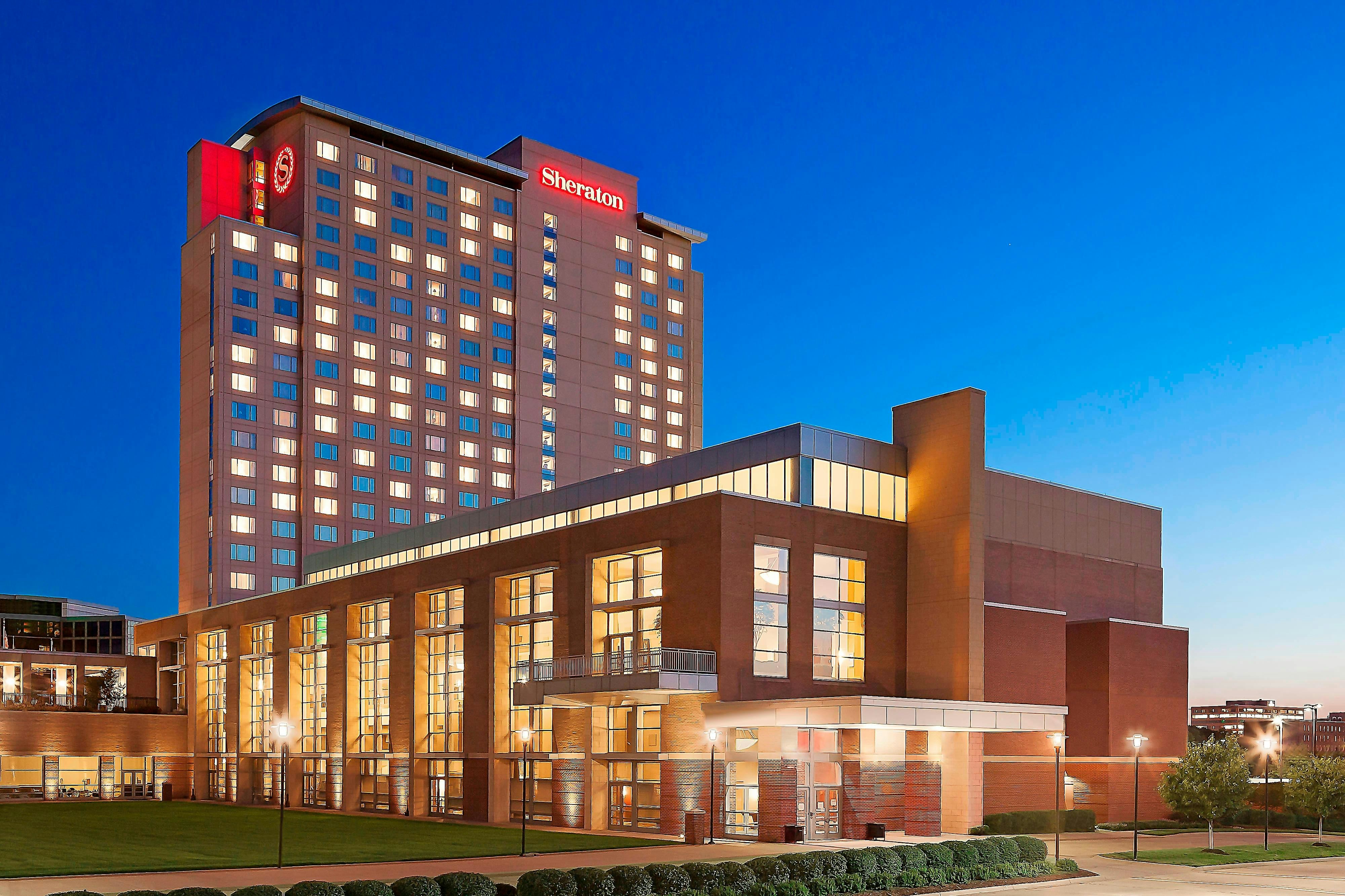 SHERATON OVERLAND PARK HOTEL AT THE CONVENTION CENTER in OVERLAND PARK - KS