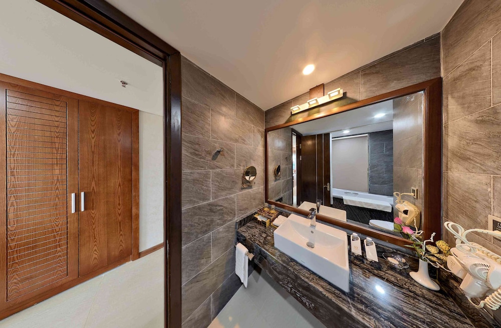 Le Indochina Hotel & Spa 11/66