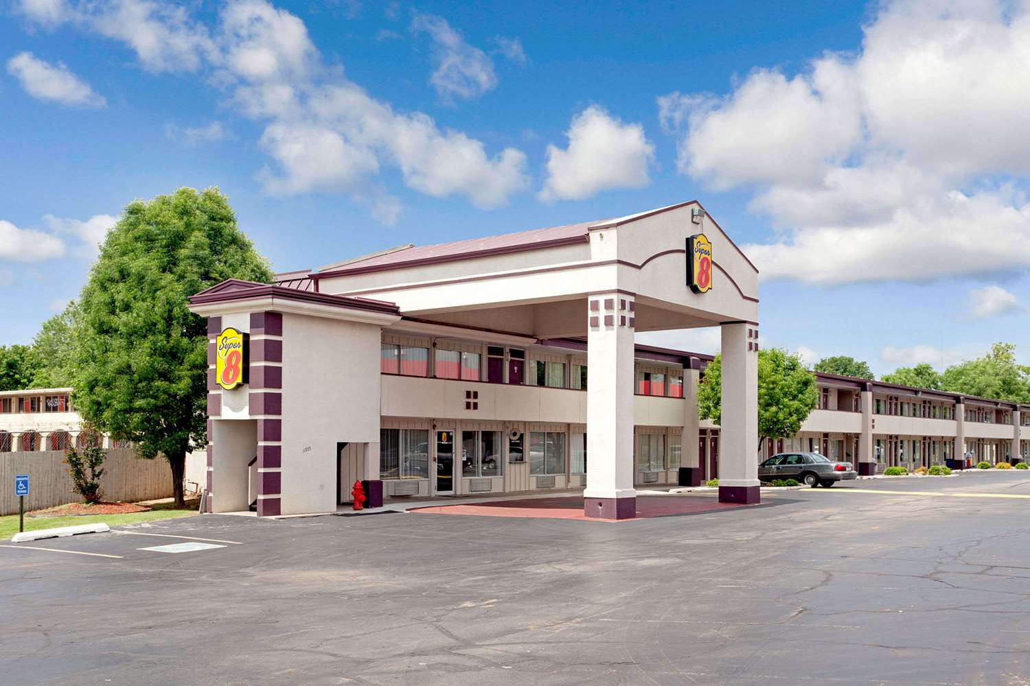 Super 8 by Wyndham Oklahoma/Frontier City 7/10