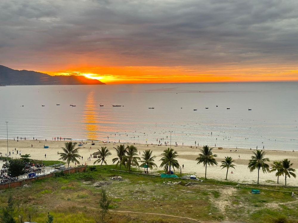 Mangata Beachfront Hotel 37/46