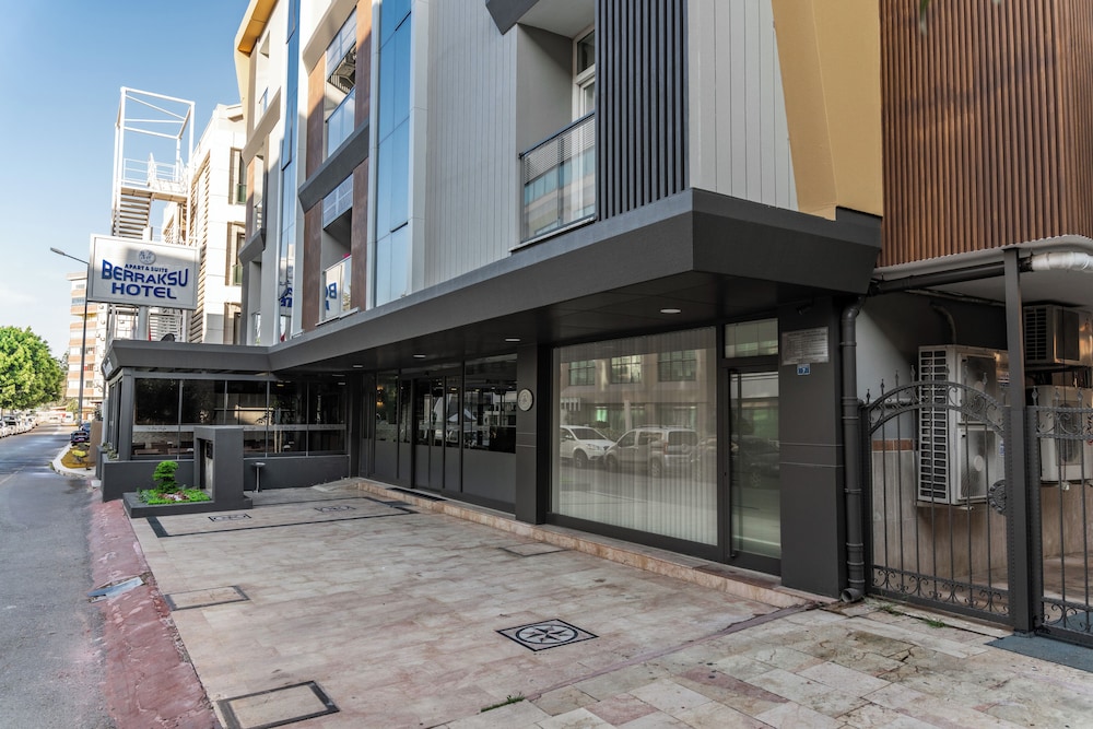Berrak Su Hotel 42/50