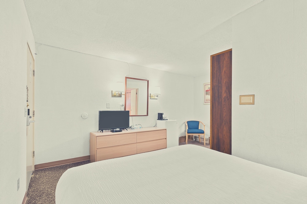 Stardust Motel Wallace 18/65