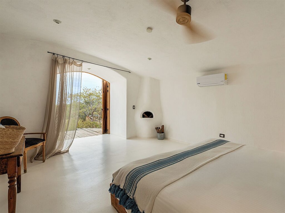 NEST, GARDEN, SUITE, KING BED, TERRACE