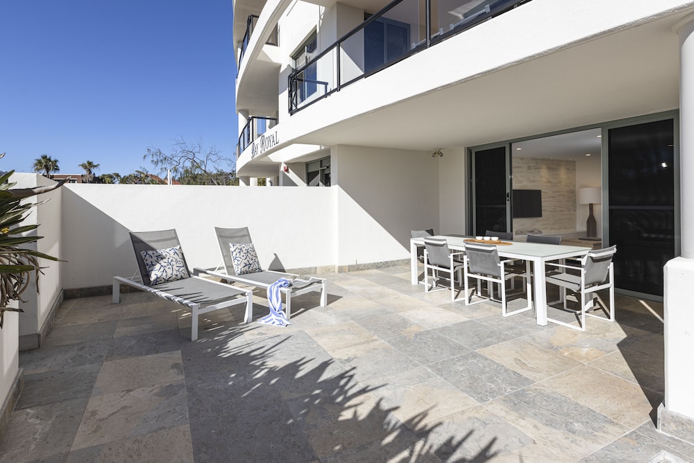 BAY ROYAL APARTMENTS 46/50