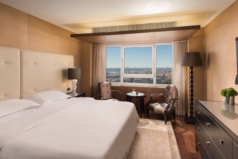 SHERATON LISBOA HOTEL AND SPA 3/19