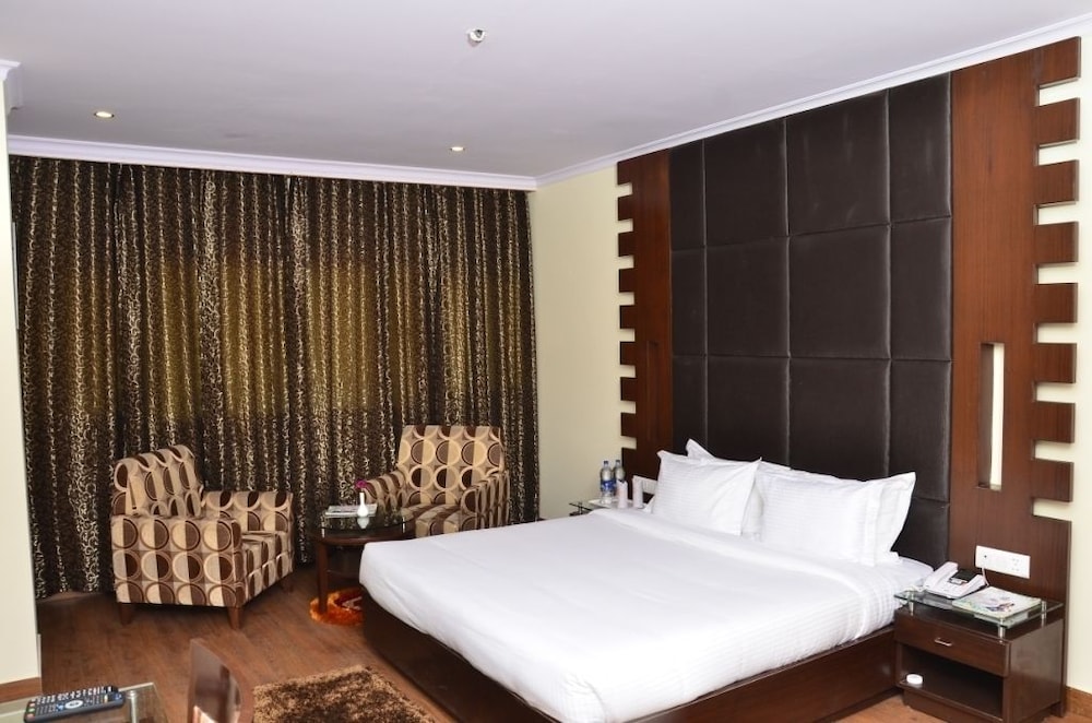 Hotel Ck International 11/50