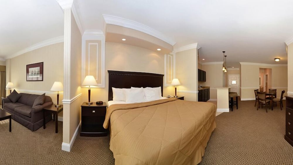 Comfort Inn & Suites Plattsburgh - Morrisonville 17/37