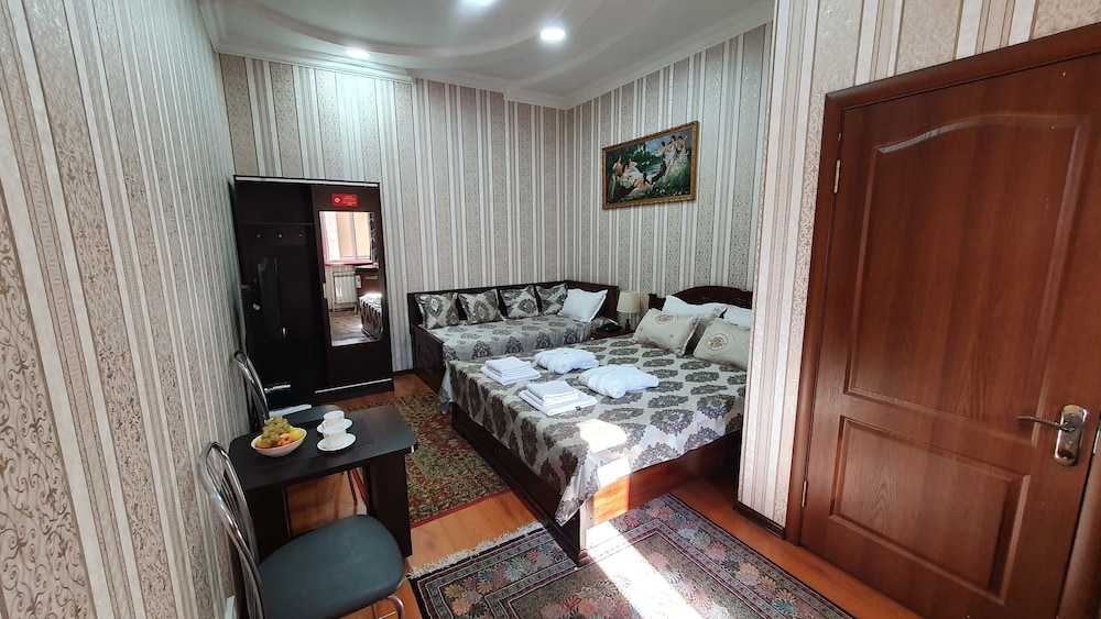 Sarbon Hotel 48/72
