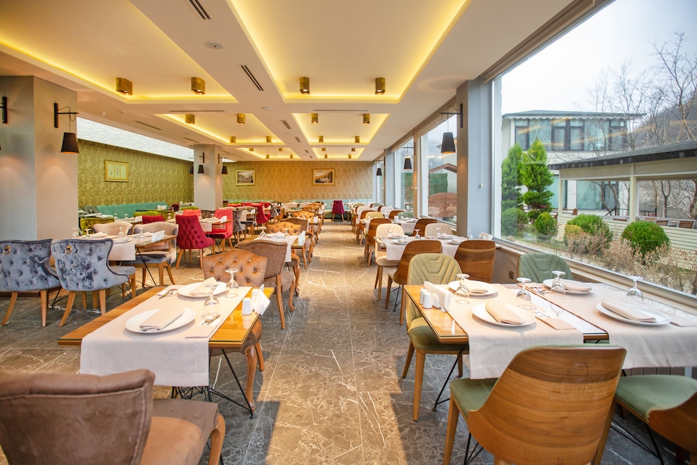 Jolnar Garden Hotel 30/50
