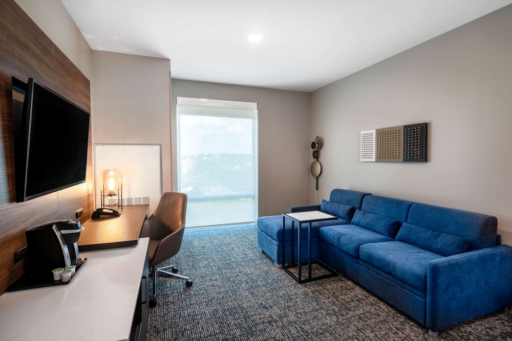 La Quinta Inn Suites By Wyndham Nashville Downtown Stadium 33/52
