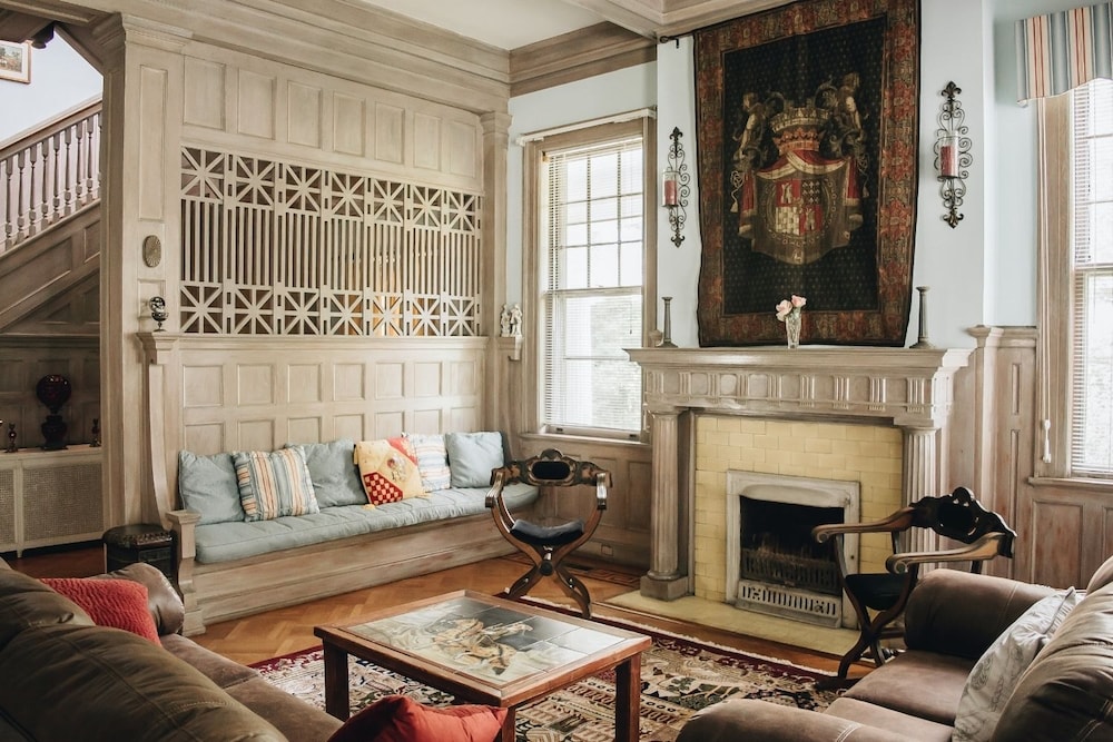 1912 Bed and Breakfast 36/59