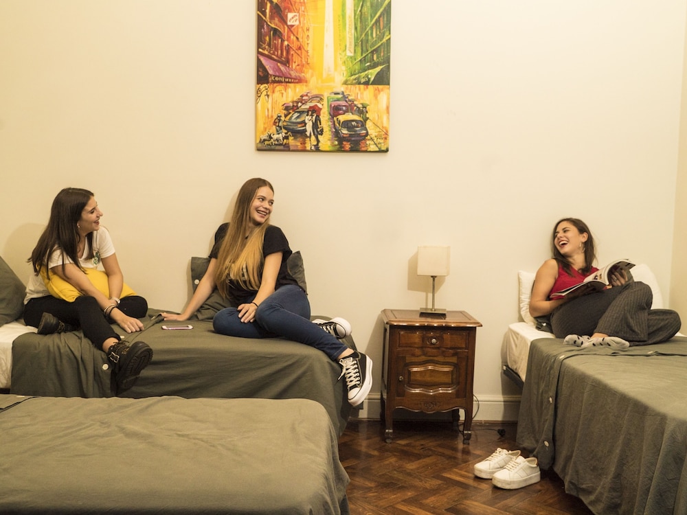 MILHOUSE HOSTEL AVENUE 41/65