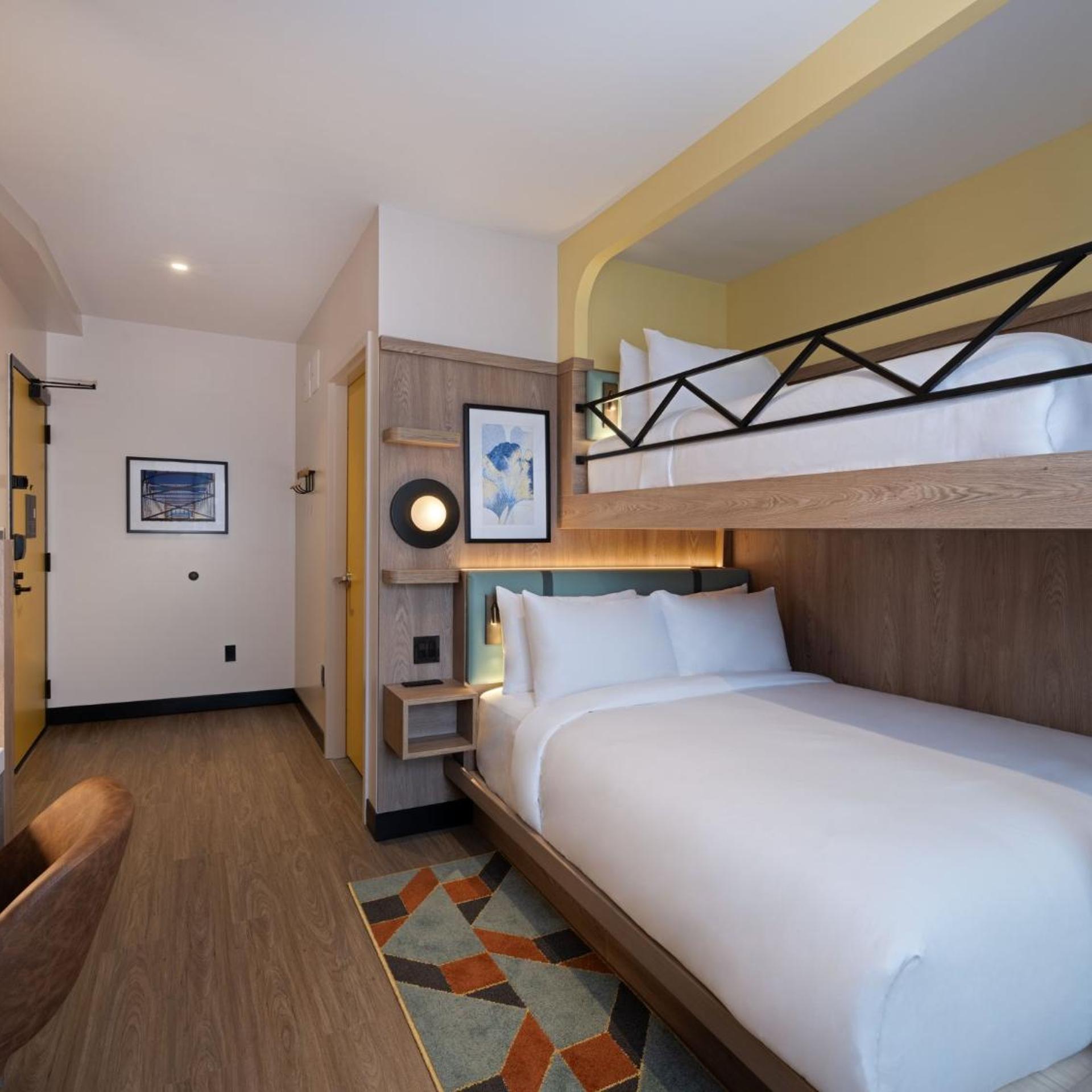 1 Bedroom, Suite, Bunk Bed, Queen Bed