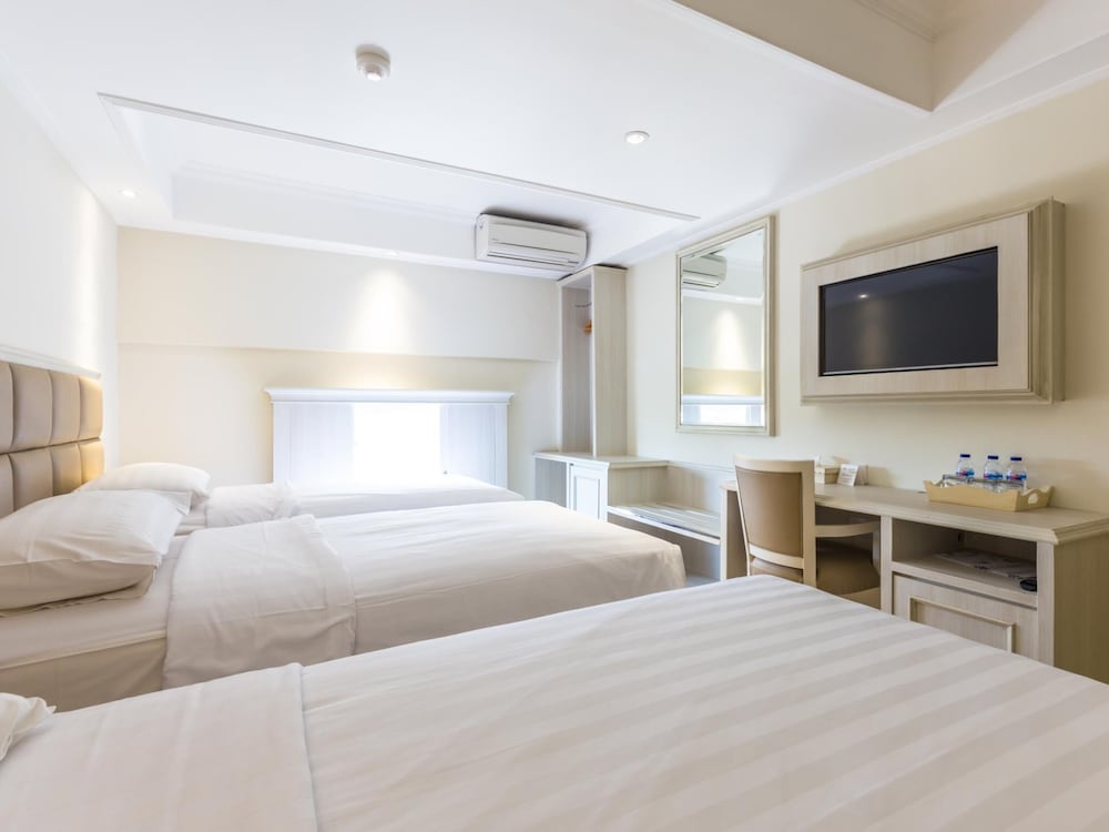 Alron Hotel Kuta Powered by Archipelago 42/67