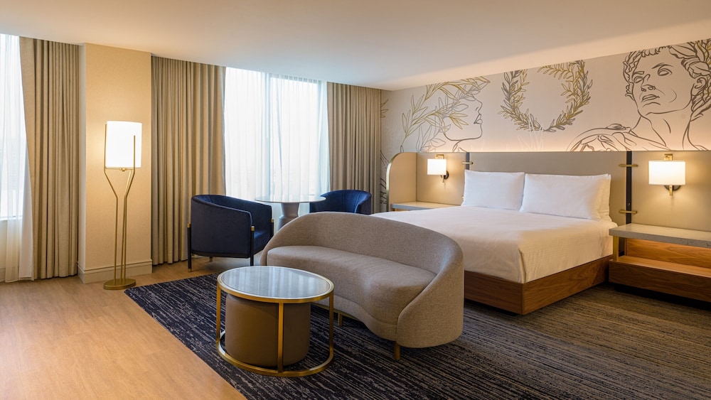 Tribune, Suite, King Bed, Ocean Tower, Smoking