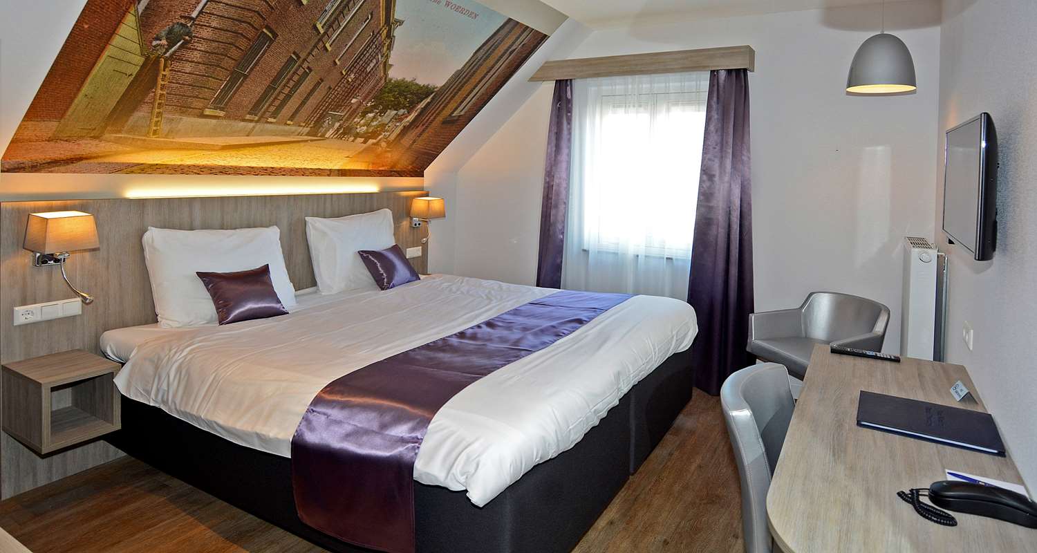 Deluxe, King Bed