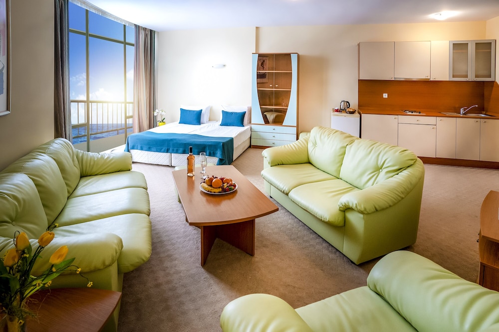 Palm Beach Hotel - All Inclusive with Free beach package & Private Beach 29/50