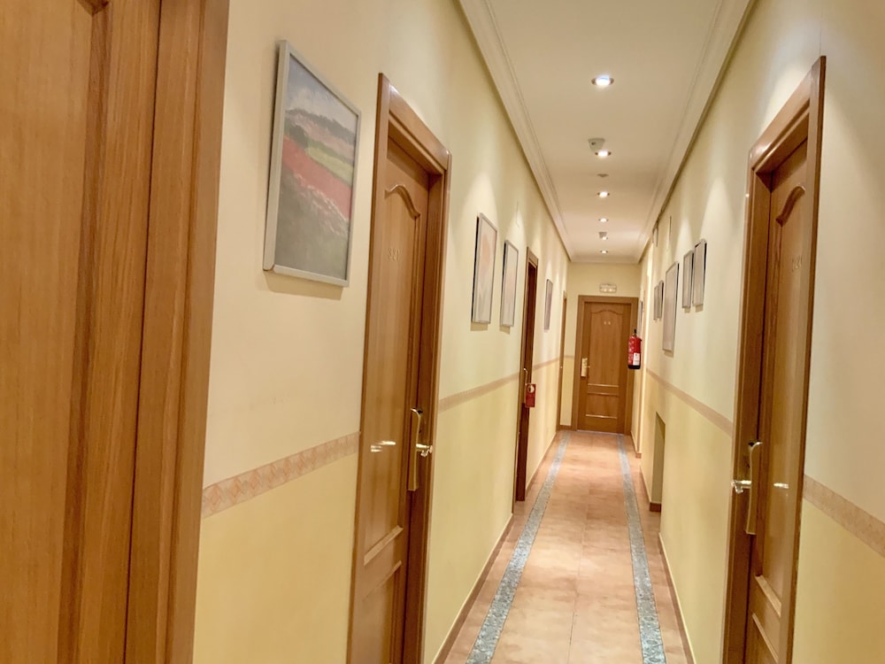 Hostal Luz 46/72