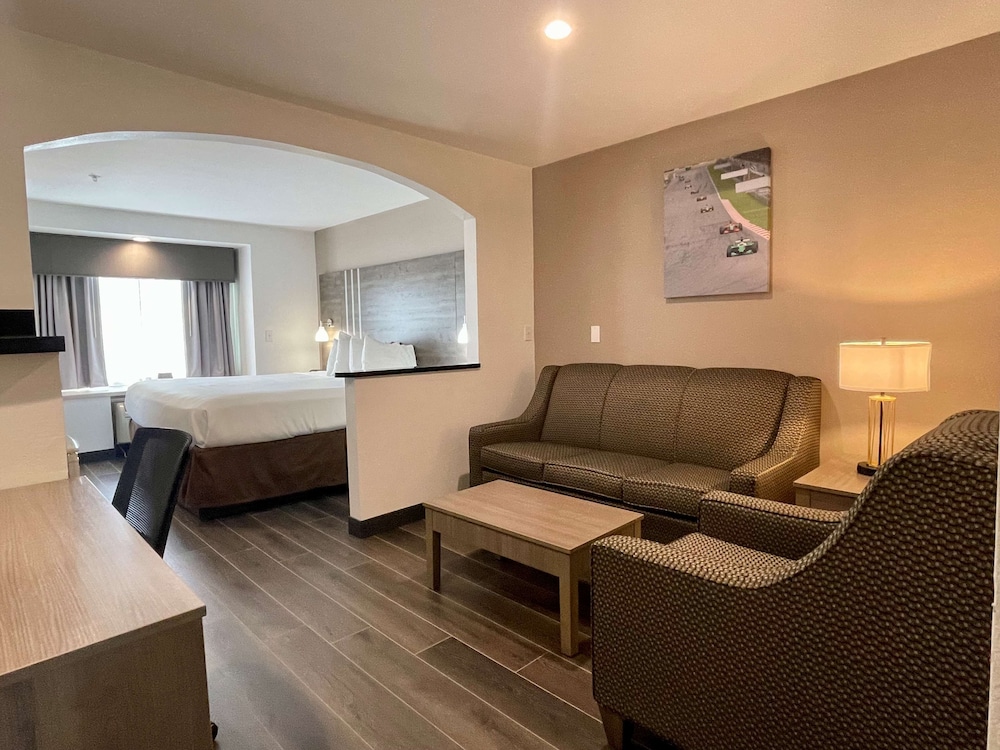 Best Western Roanoke Inn & Suites 19/23