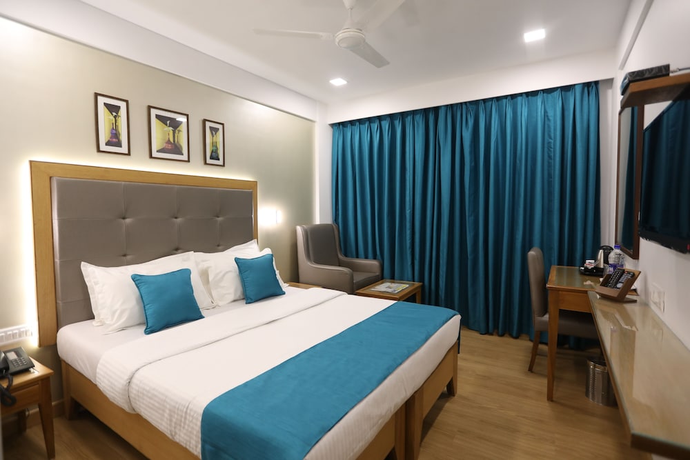 CITIZEN HOTEL 26/65