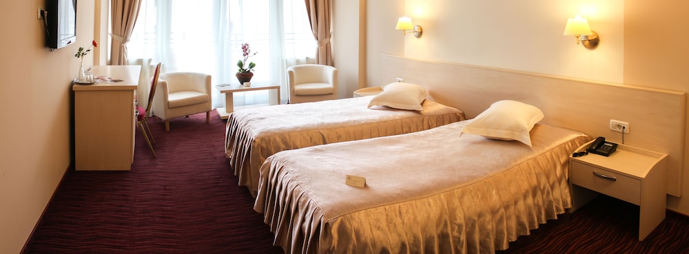 Hotel Nevis Wellness And Spa 7/25