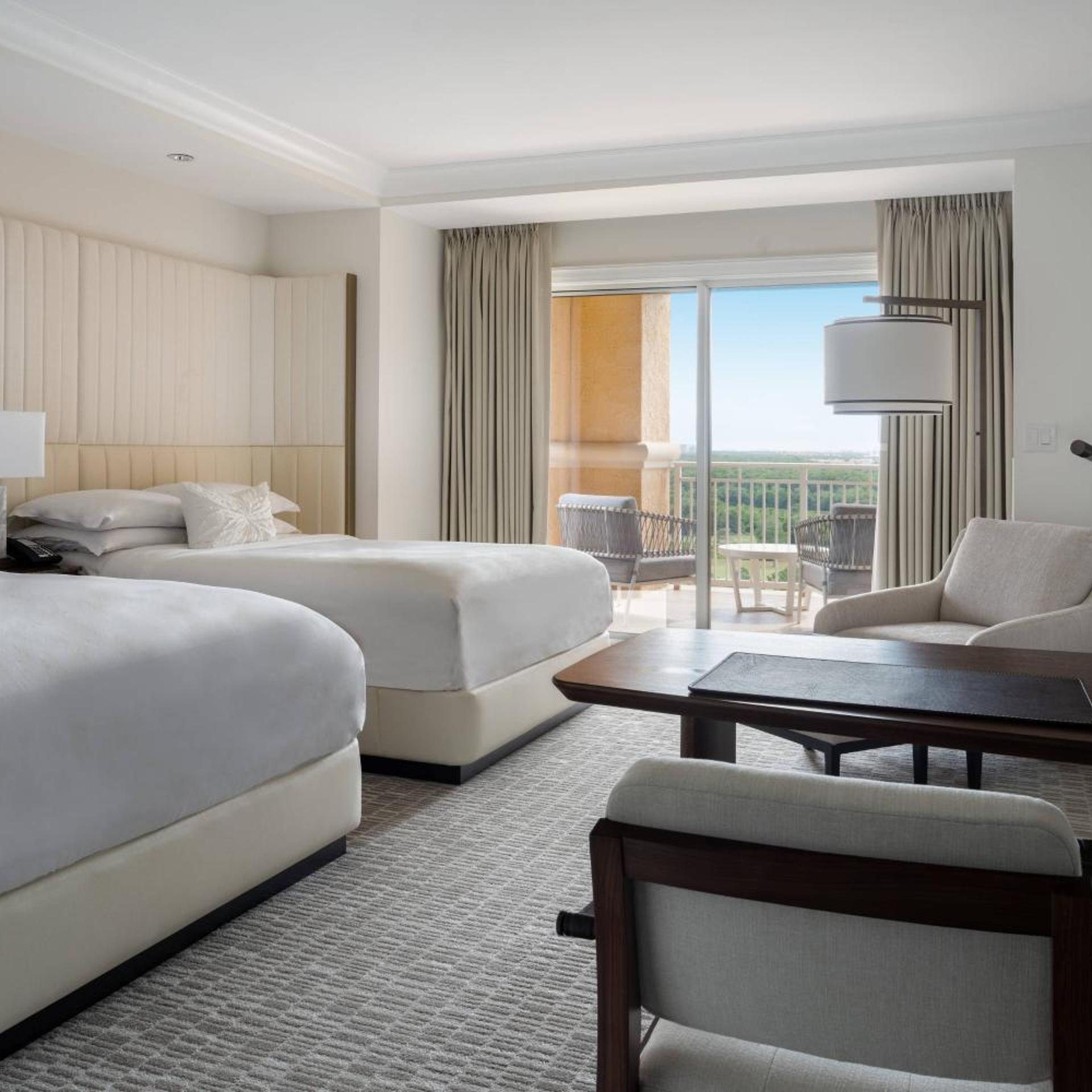 Executive, Suite, 2 Queen Beds, Lake Front, Pool View