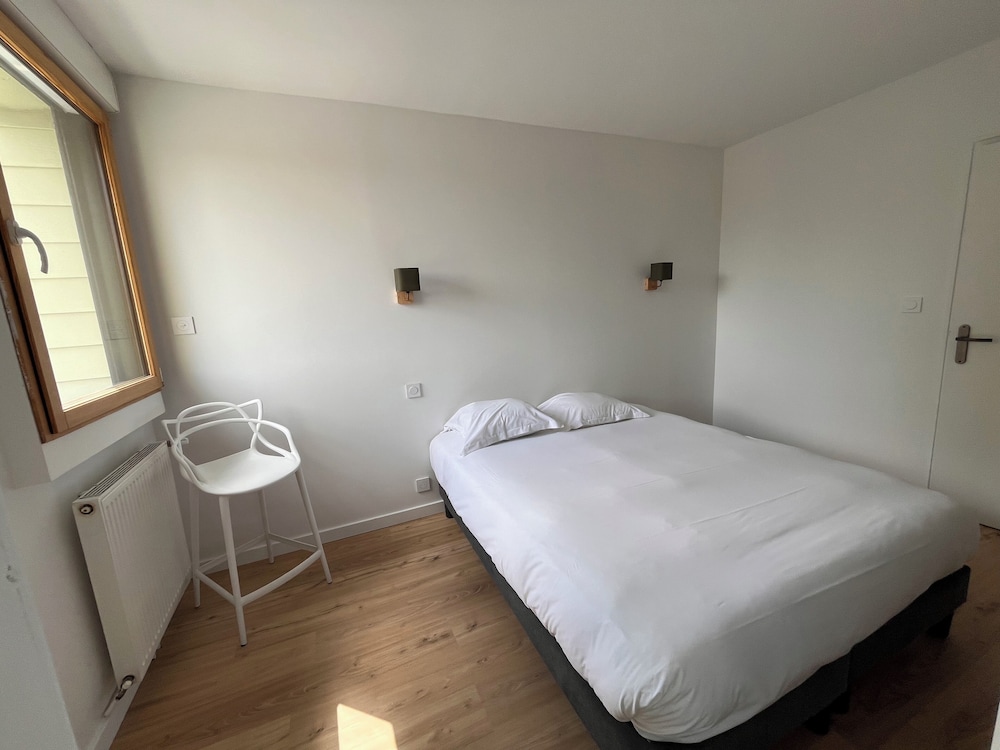 Brit Hotel Guingamp L Armor 20/50