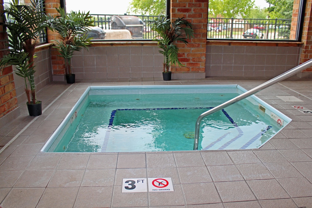Baymont By Wyndham Battle Creek Downtown 4/39