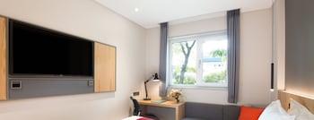 Standard, Double Bed, Main Wing
