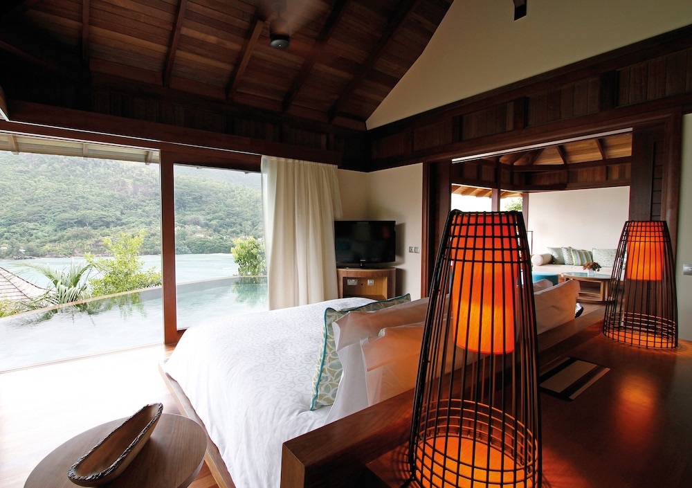 Constance Ephelia Seychelles 31/86