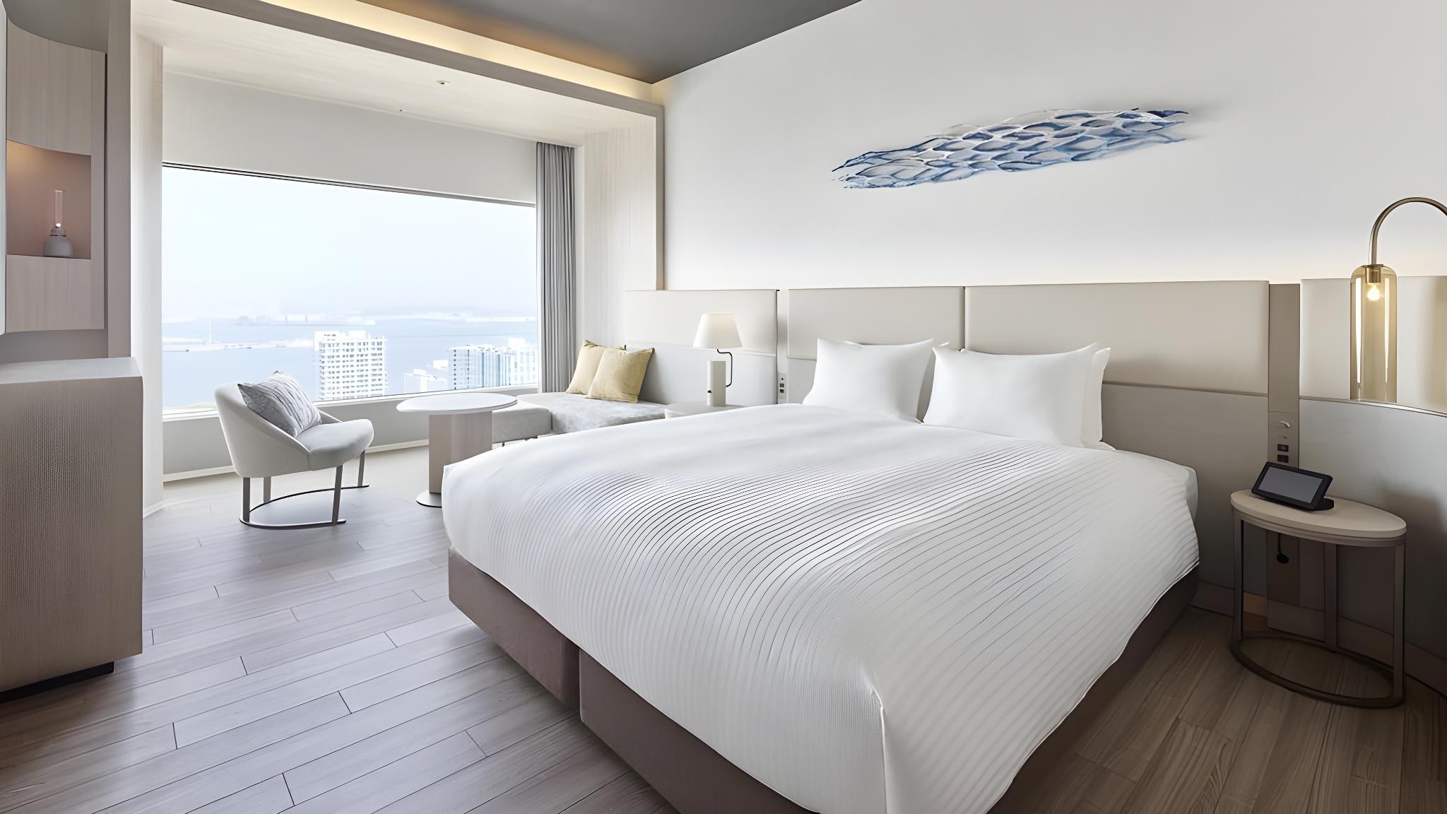 Deluxe, King Bed, Partial Top Floor