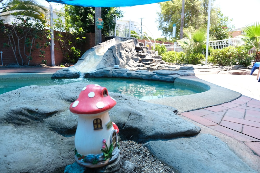 Sapphire Palms Motel 39/69