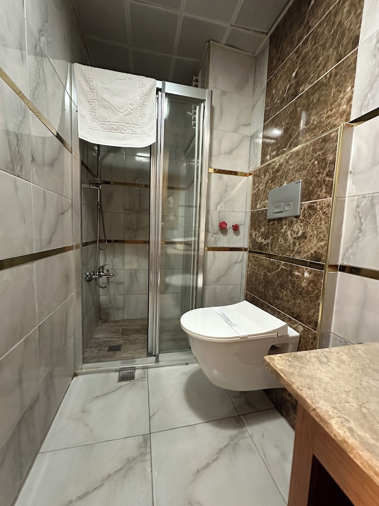Serenity Suit Hotel 47/50