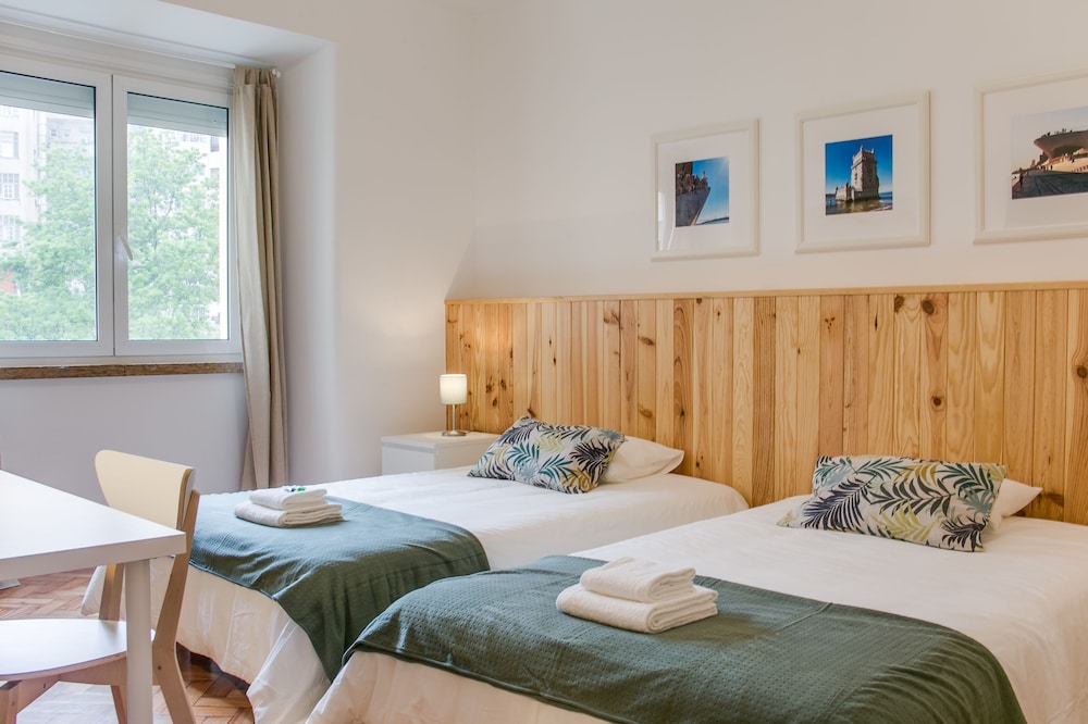 COMFORT, SUITE, TWIN BEDS, PRIVATE BATHROOM
