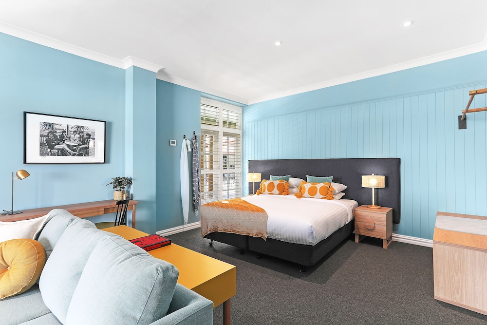 Coogee Bay Hotel Pub Style 12/50