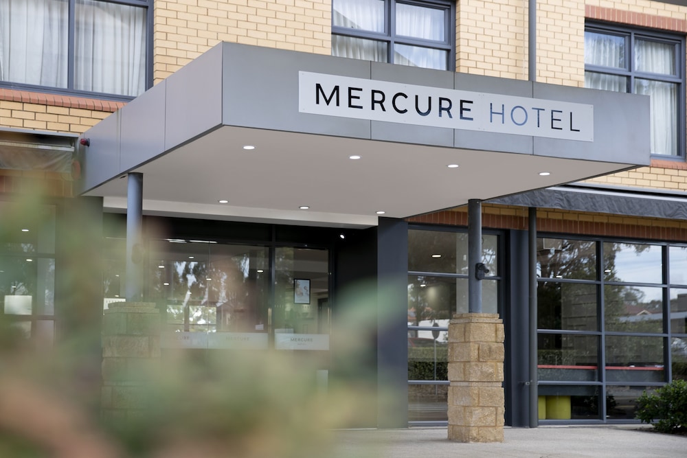Mercure Sydney Blacktown 3/72
