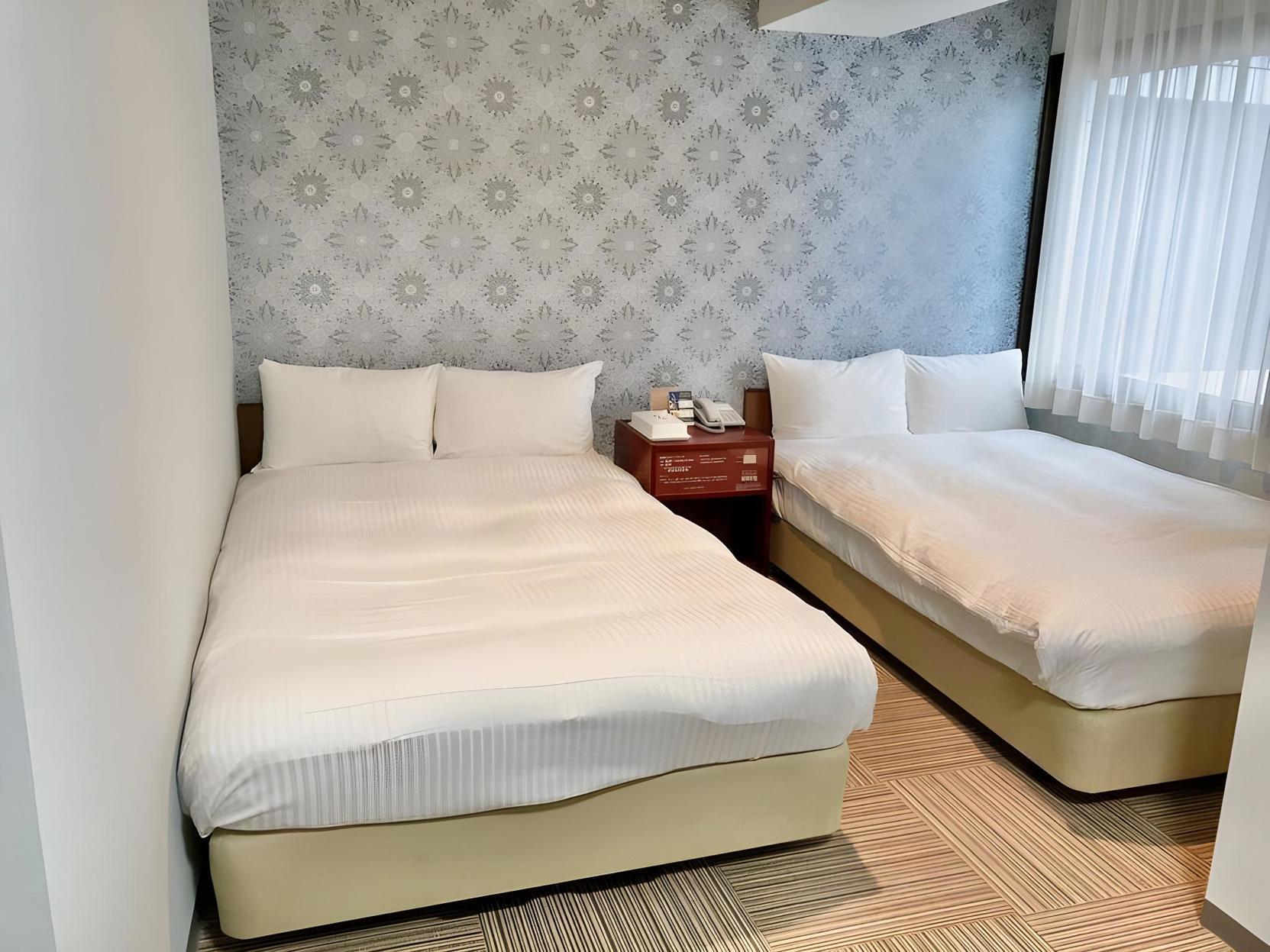 Standard, Twin Beds, Smoking