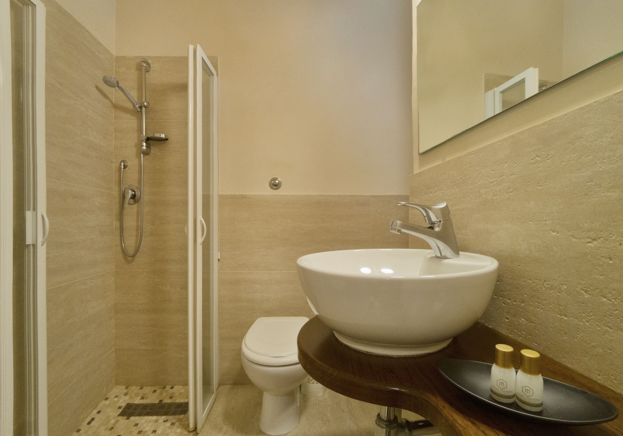 غرفة تنفيذية ثلاثية بسريرين منفصلين، Hotel Touring Wellness Beauty 4/6