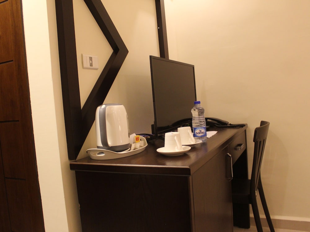 Shaqilath Hotel 37/47
