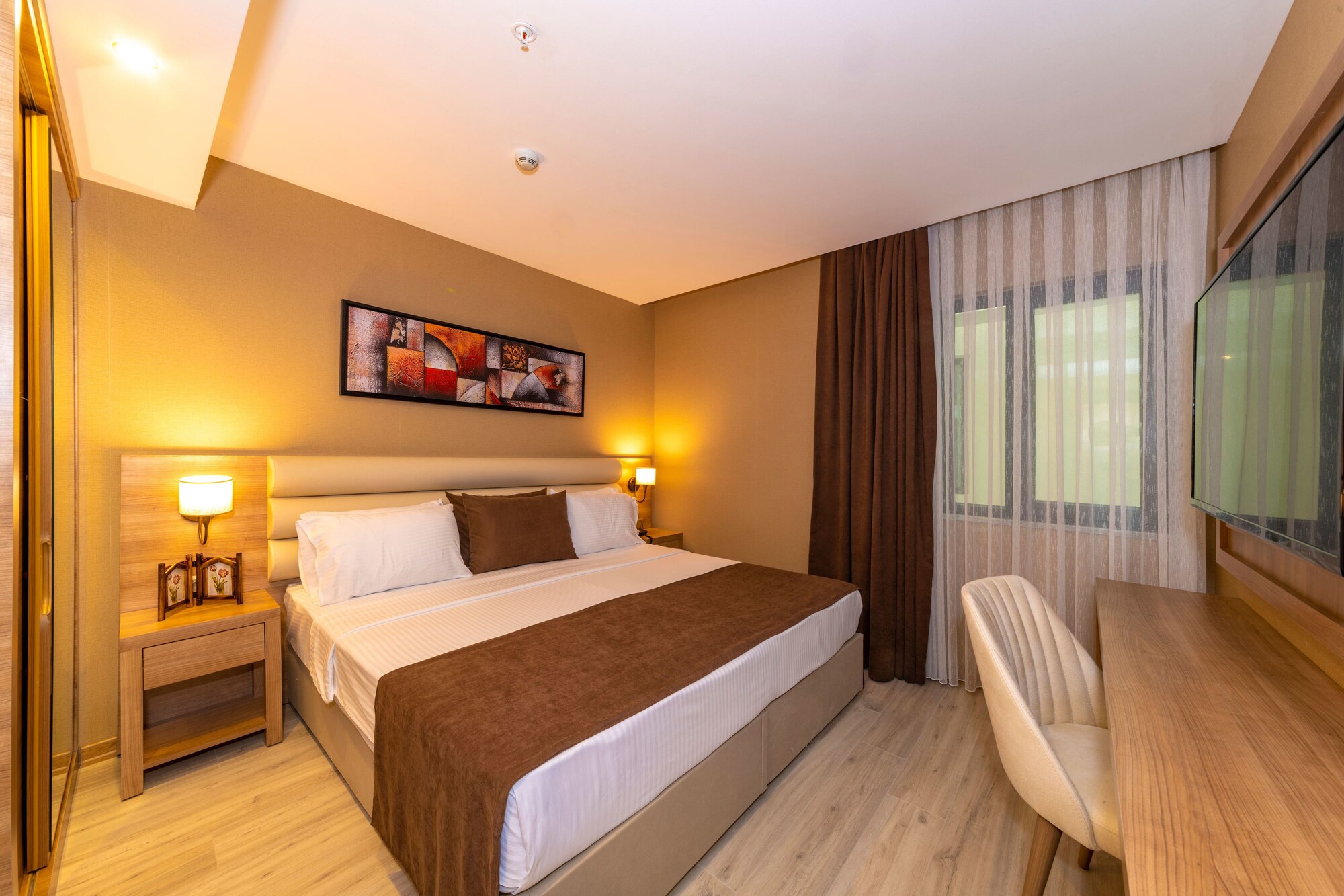 COMFORT, SUITE