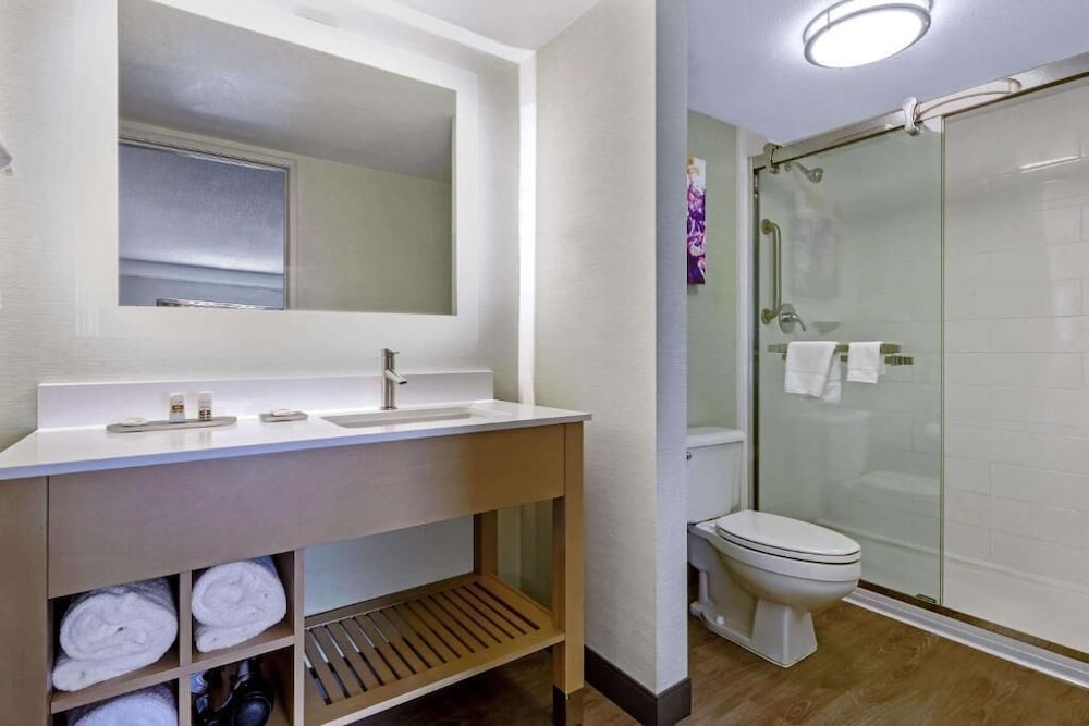 La Quinta Inn & Suites by Wyndham San Francisco Airport N 22/23