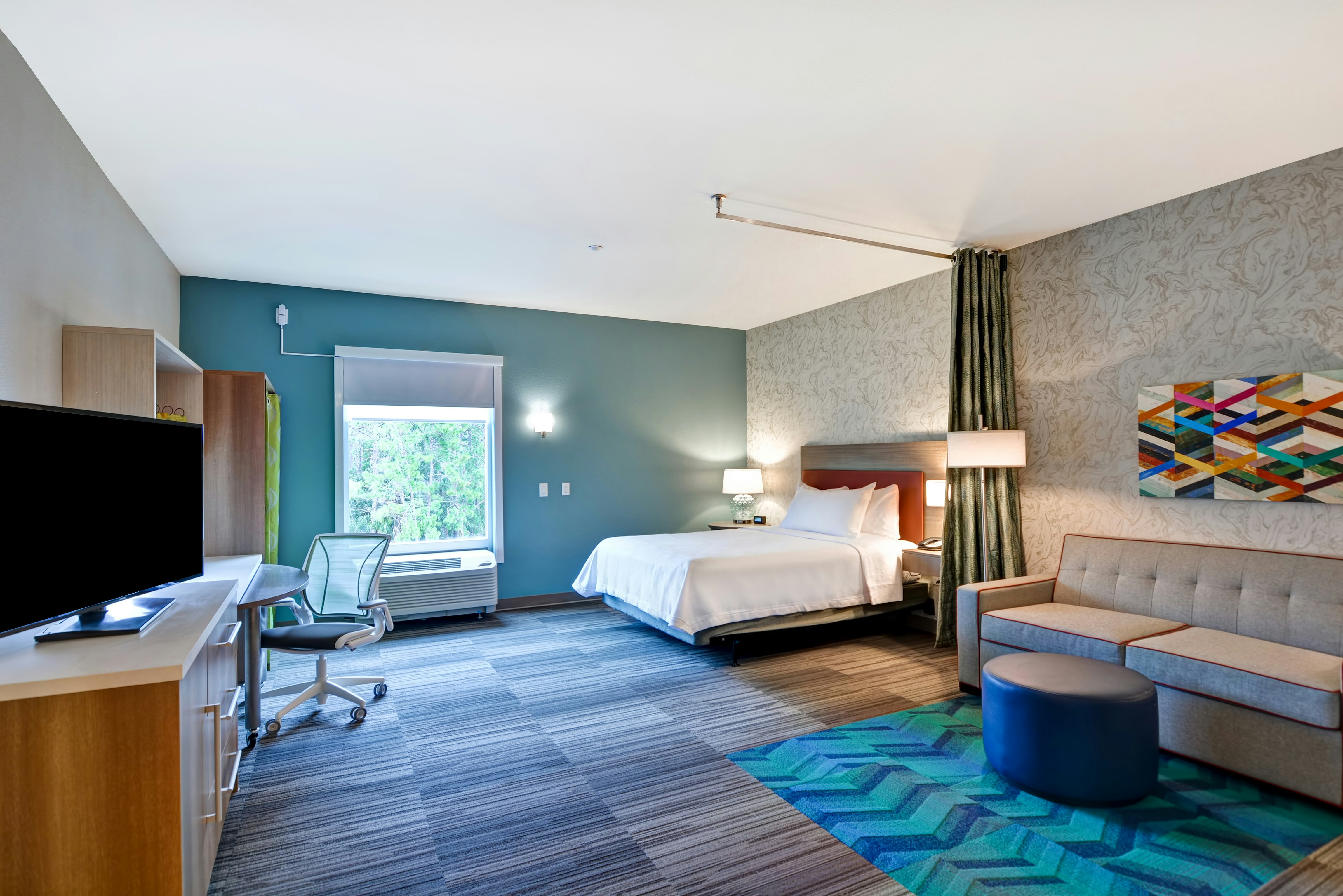 STUDIO, QUEEN BED