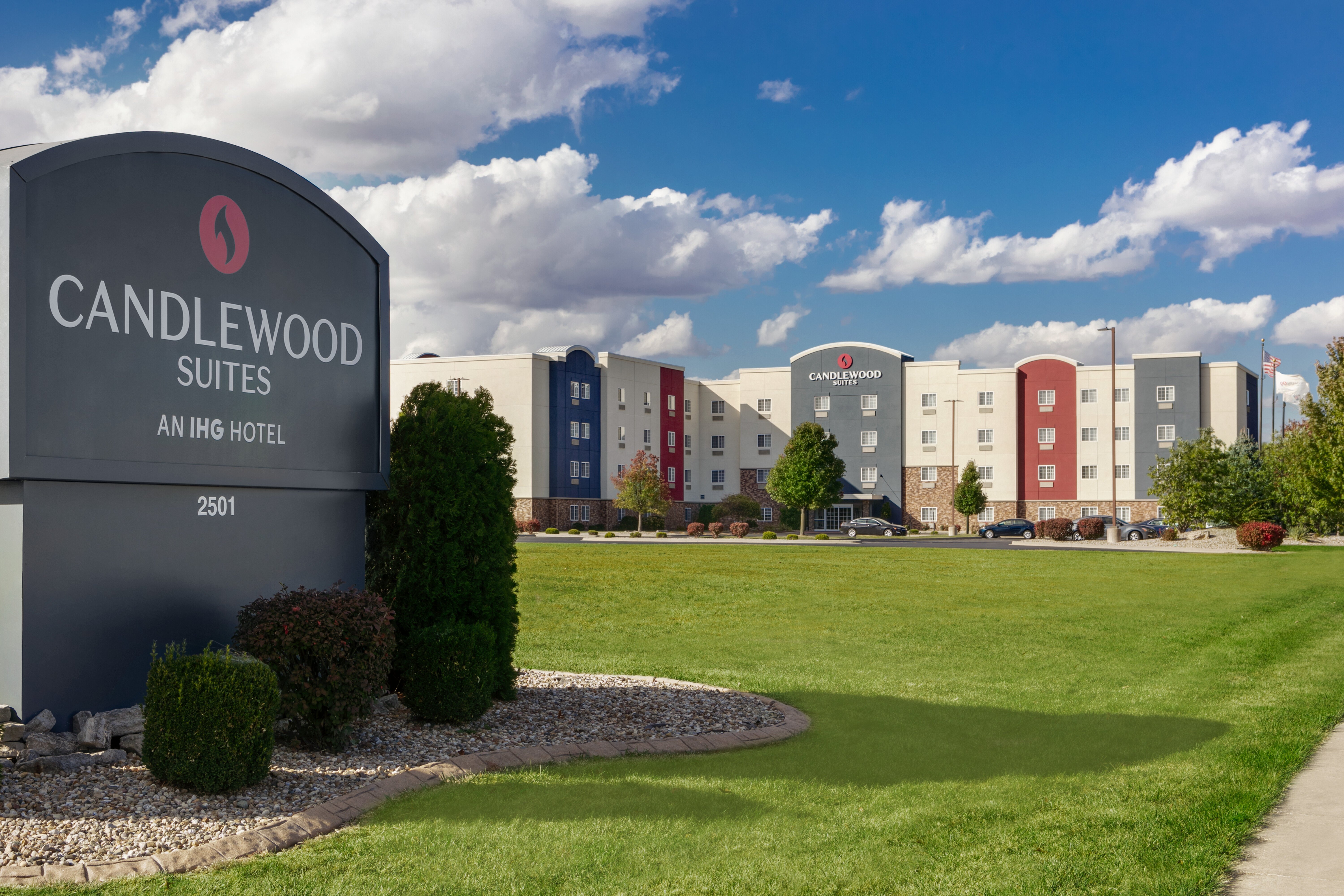 Candlewood Suites Springfield, an IHG Hotel 5/47